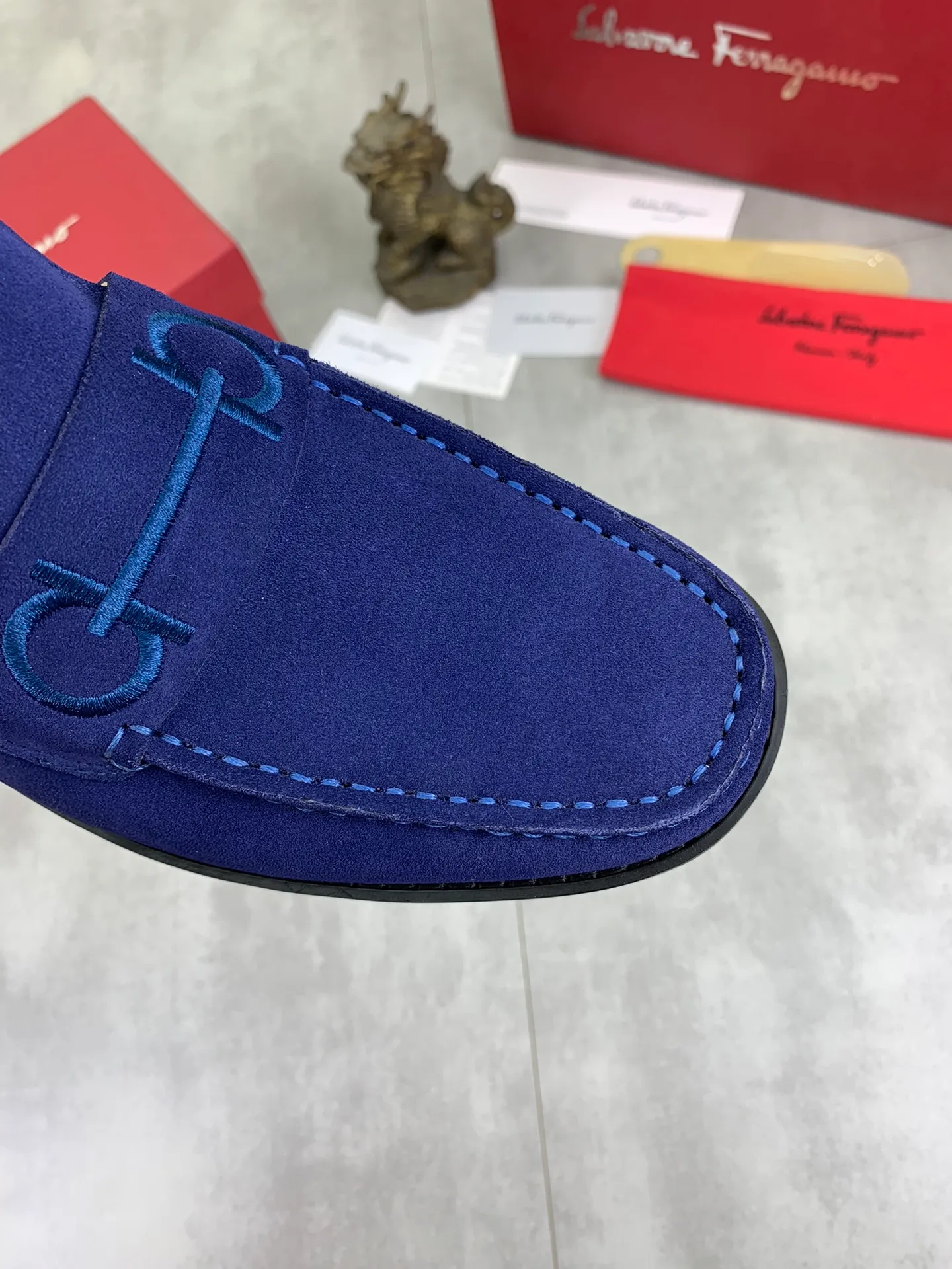 Men's Men's Shoes 💰P460💰[New Style] Water-dyed Niuli 🆘[Salvatore Ferragamo] Ferragamo's latest casual business leather shoes for men! Available at counters simultaneously! The fabric is made of specially imported original calfskin, the lining is made of imported water-dyed cowhide, and the original combination outsole is absolutely luxurious and leads the fashion trend. Matching code: 38-45; 5️⃣ colors available